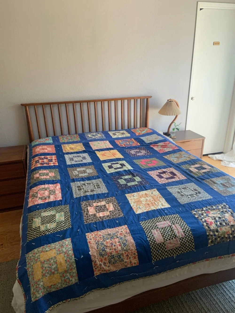 Vintage Handmade Patchwork Quilt Bedspread in Blue